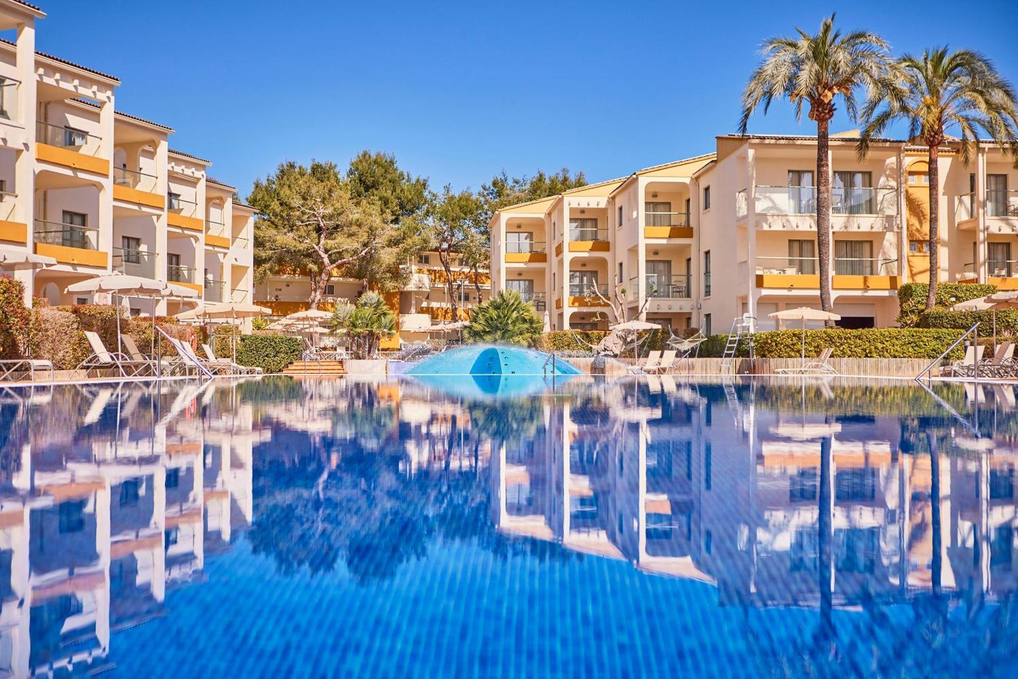 Апарт отель Zafiro Tropic Порто де Алькудиа Экстерьер фото