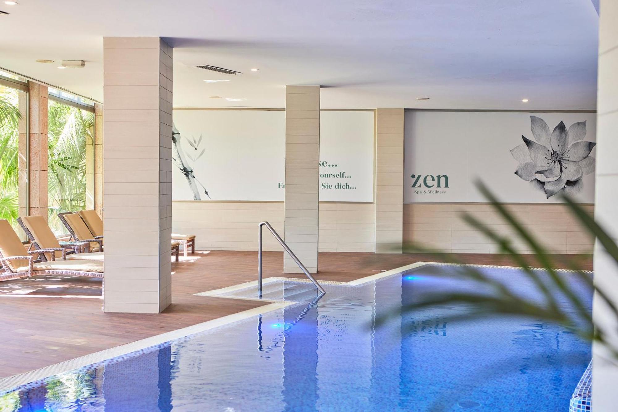 Апарт отель Zafiro Tropic Порто де Алькудиа Экстерьер фото