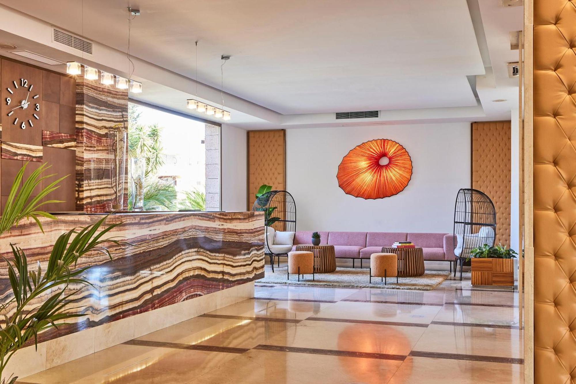 Апарт отель Zafiro Tropic Порто де Алькудиа Экстерьер фото