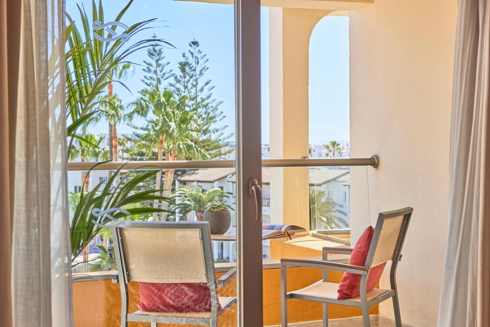 Апарт отель Zafiro Tropic Порто де Алькудиа Экстерьер фото