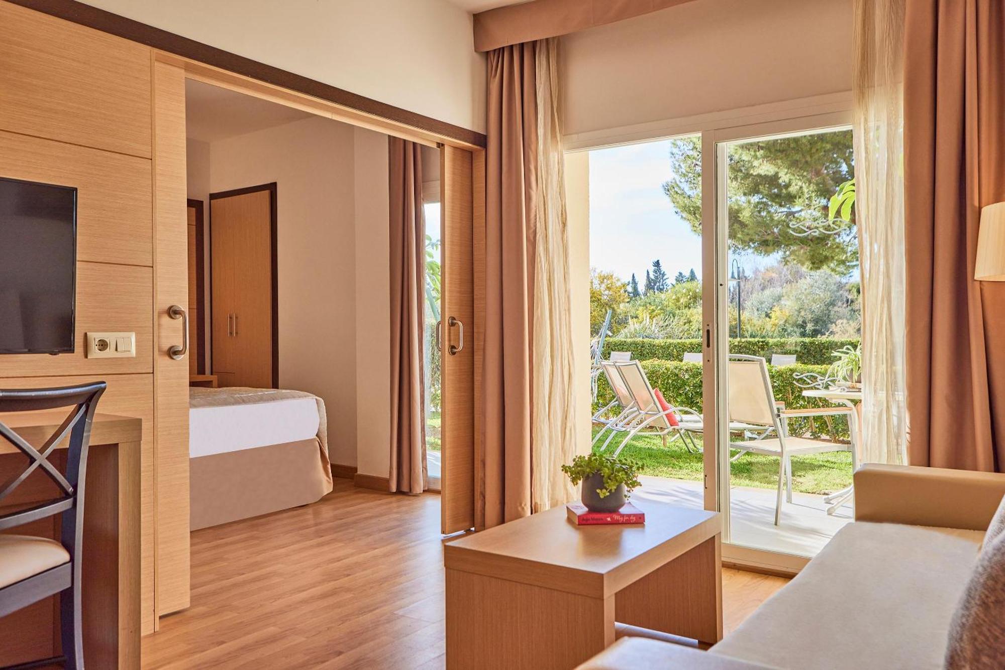 Апарт отель Zafiro Tropic Порто де Алькудиа Экстерьер фото